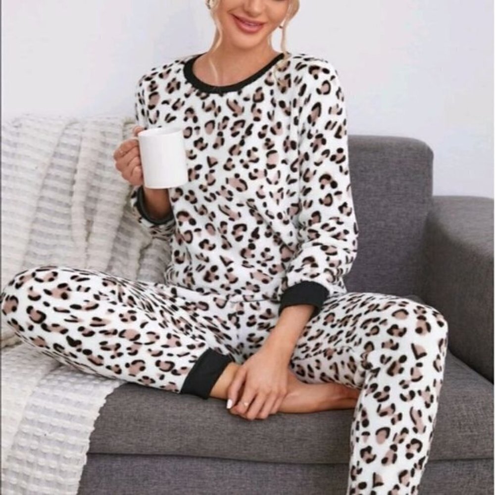 Leopard Print - Picture 5 of 10
